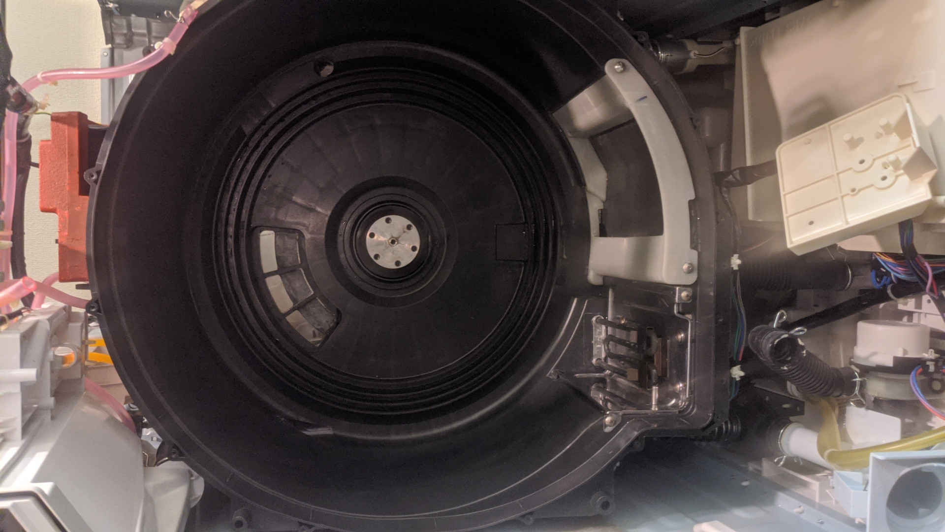 ドラム式洗濯機の嫌な匂い、カビを除去します。