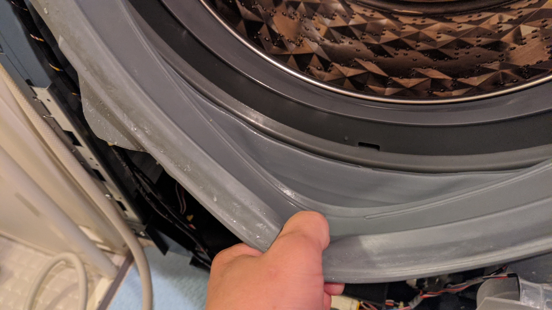 草津市でドラム式洗濯機クリーニングをしました