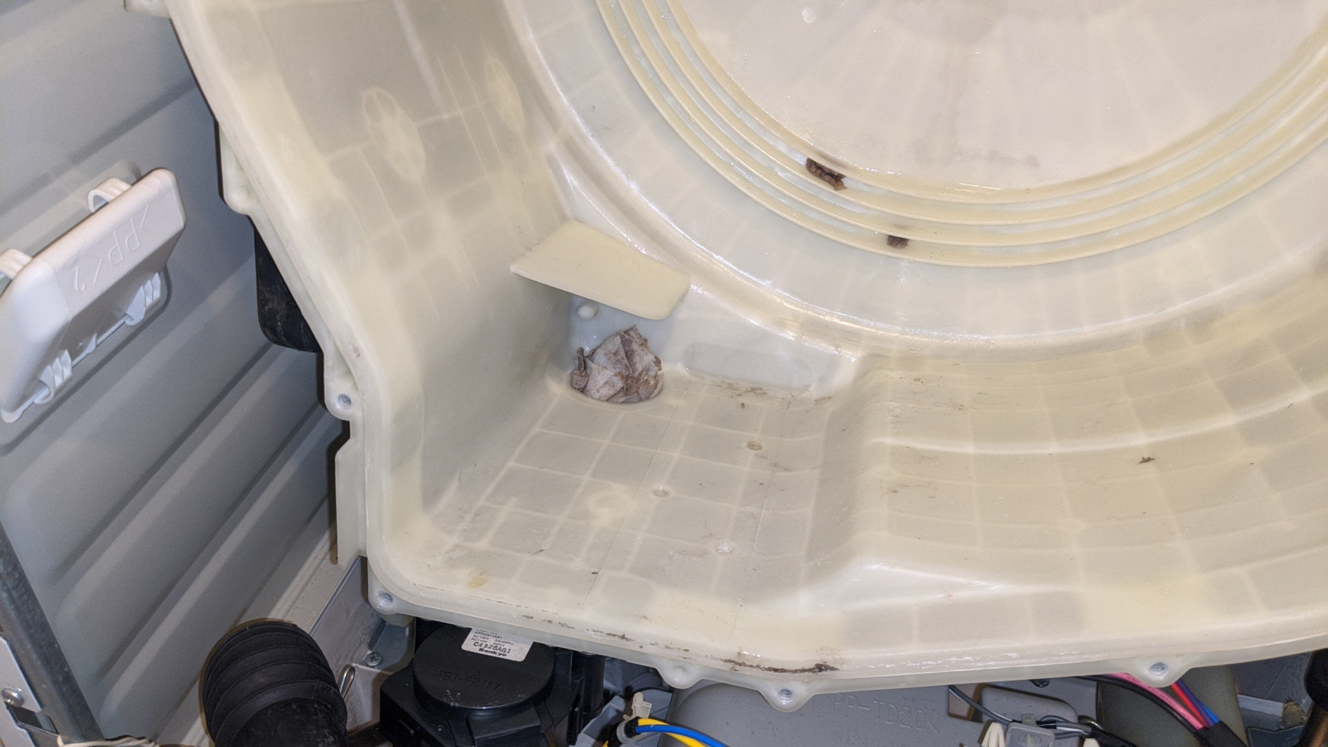 大阪市北区でドラム式洗濯機クリーニングをしました