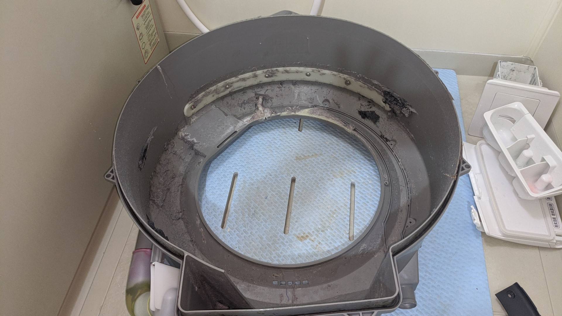 高槻市でドラム式洗濯機クリーニングをしました