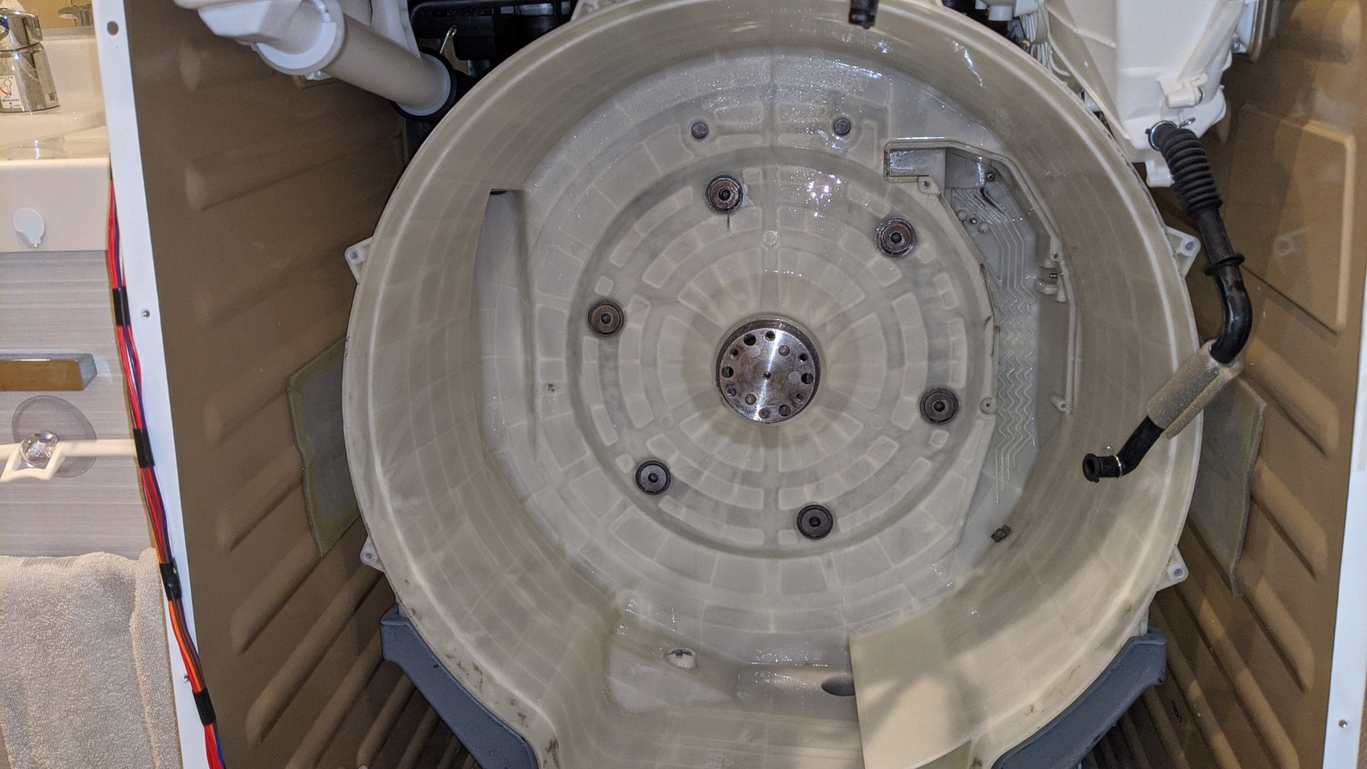 吹田市でドラム式洗濯機クリーニングをしました